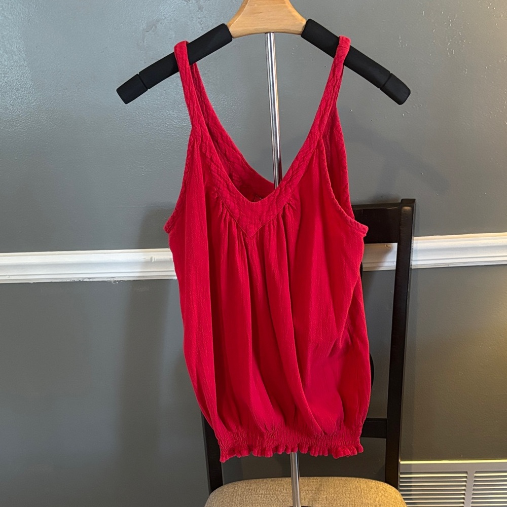 Chic Red V-Neck Tank Top